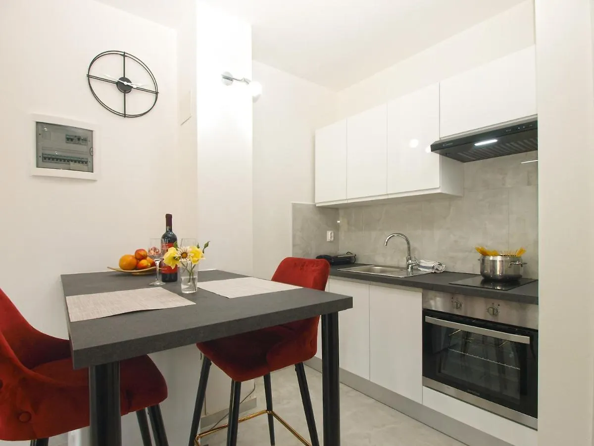 Apartment Florinda 2091 Pula 0*,  Chorvatsko