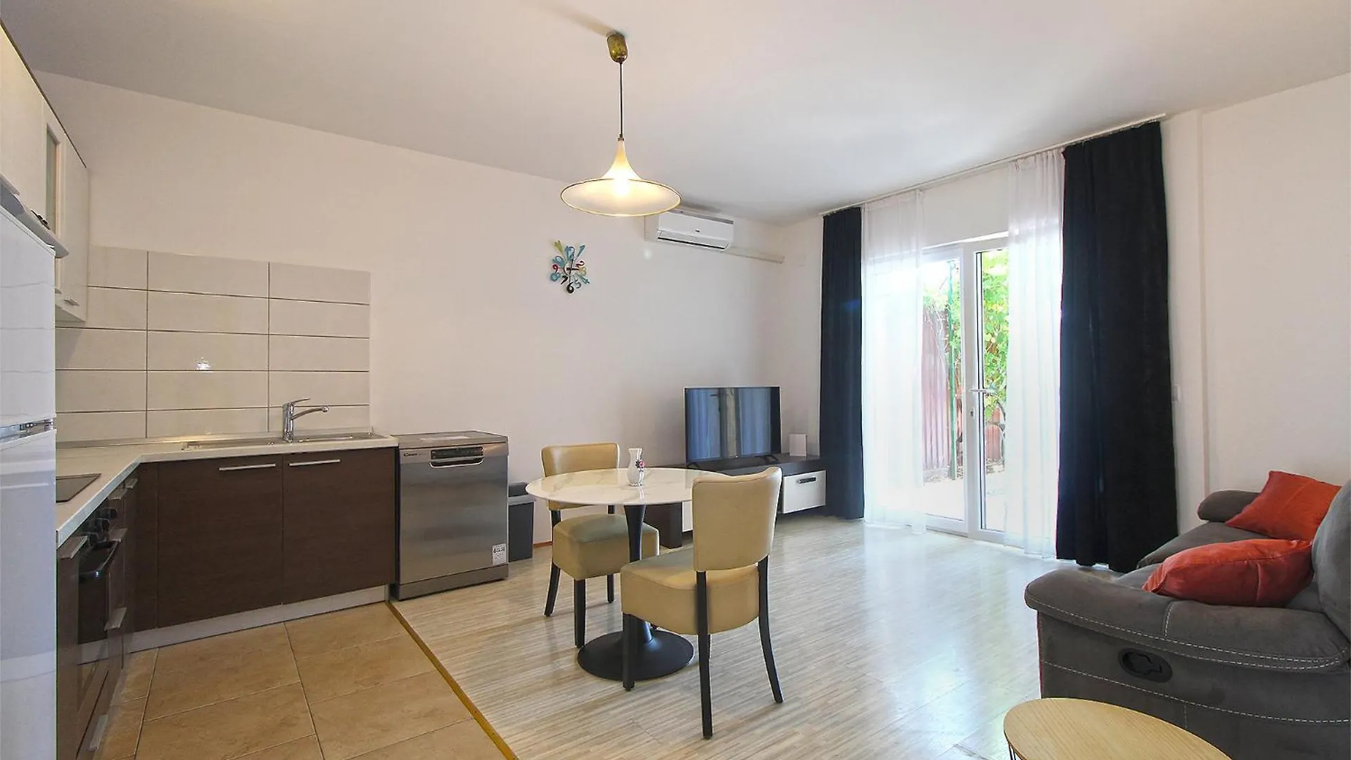 Apartment Florinda 2091 Pula