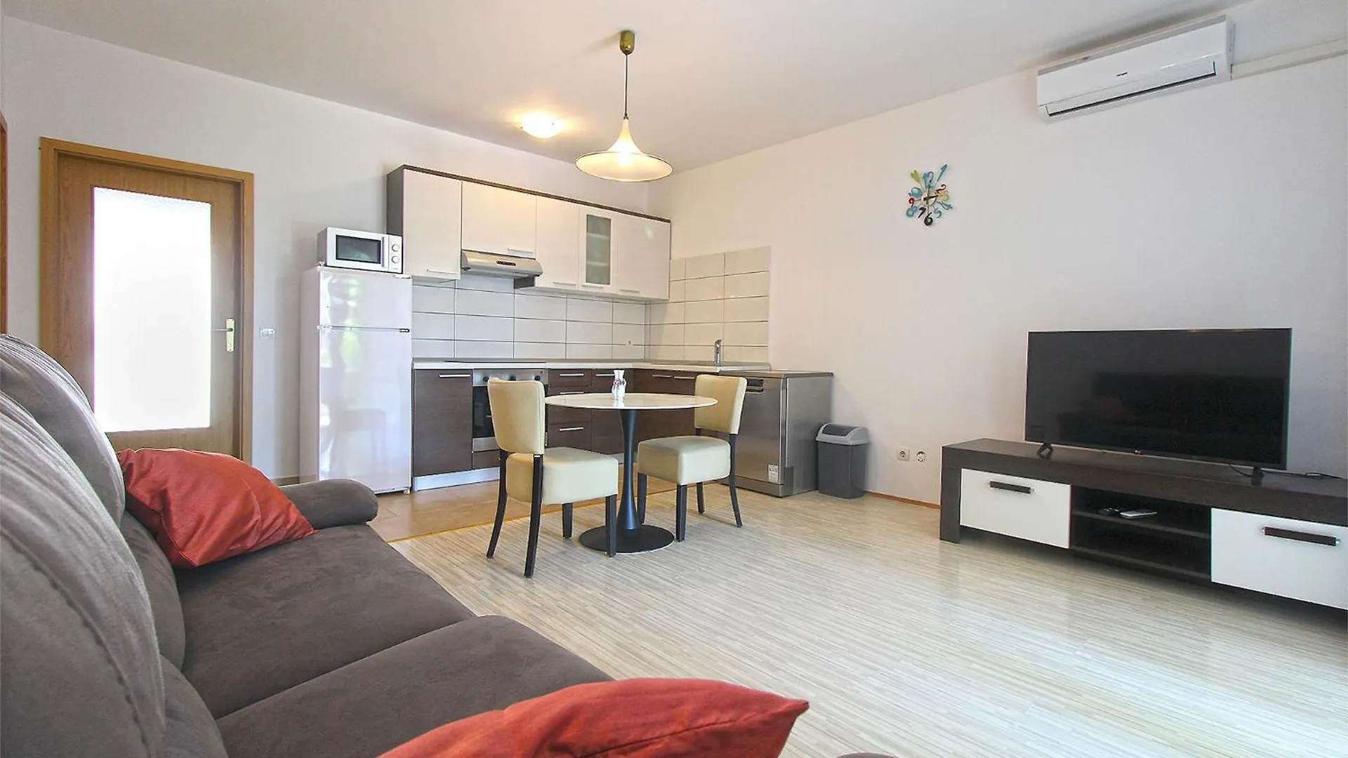 Apartment Florinda 2091 Pula