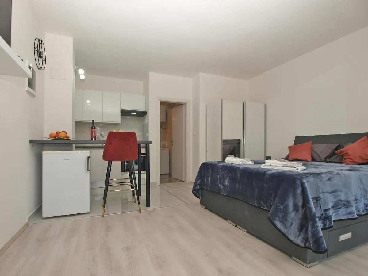 Apartment Florinda 2091 Póla