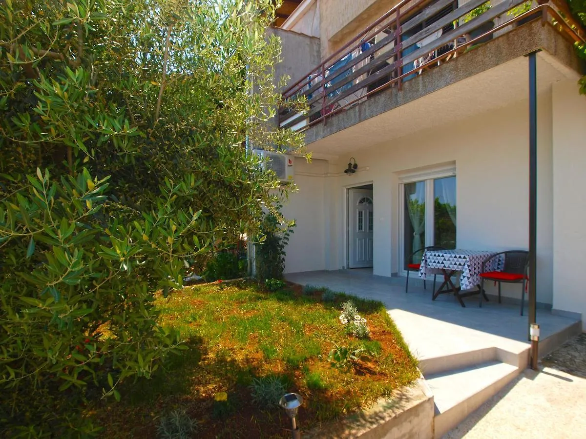 Apartment Florinda 2091 Póla Horvátország
